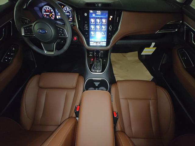 Photo of 2025 White Pearl Subaru Outback