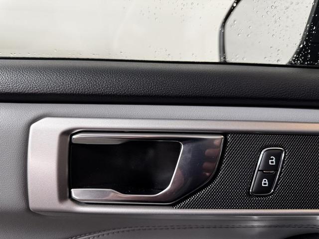 Photo of 2021 Black Ford Explorer