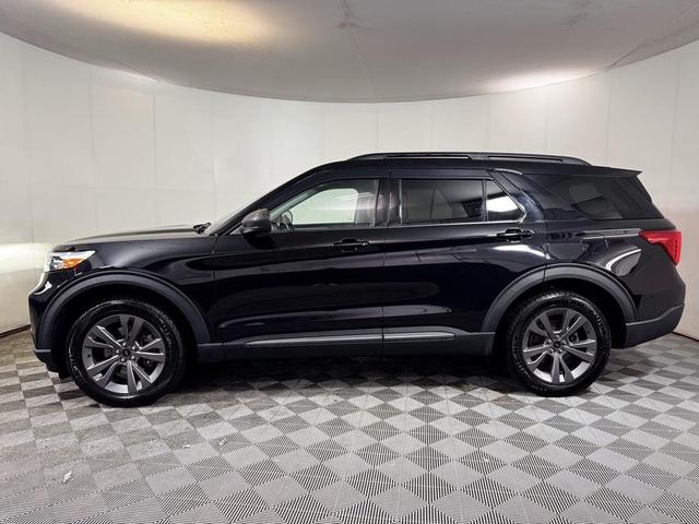 Photo of 2021 Black Ford Explorer
