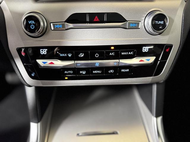 Photo of 2021 Black Ford Explorer