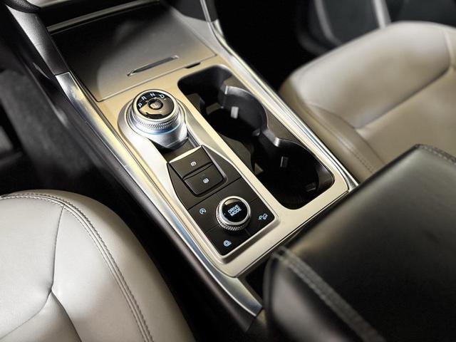 Photo of 2021 Black Ford Explorer