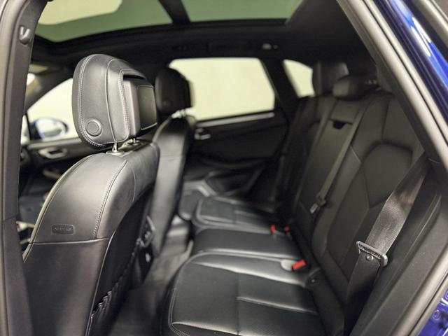 Photo of 2023 Gentian Blue Metallic Porsche Macan