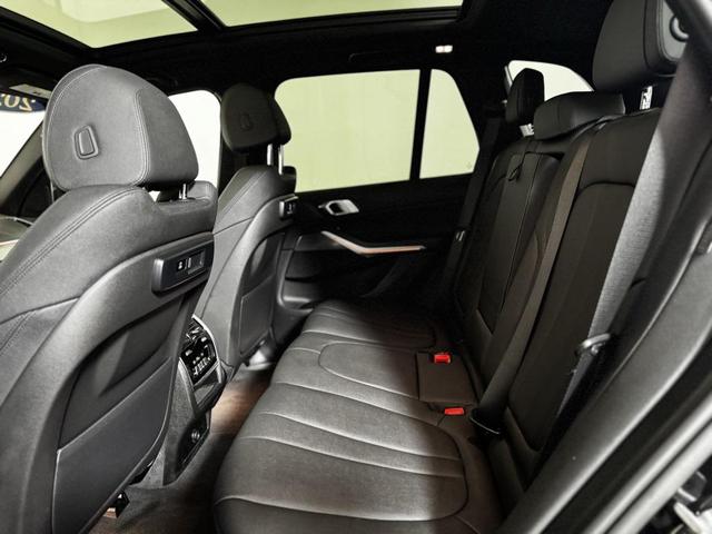 Photo of 2021 Jet Black BMW X5