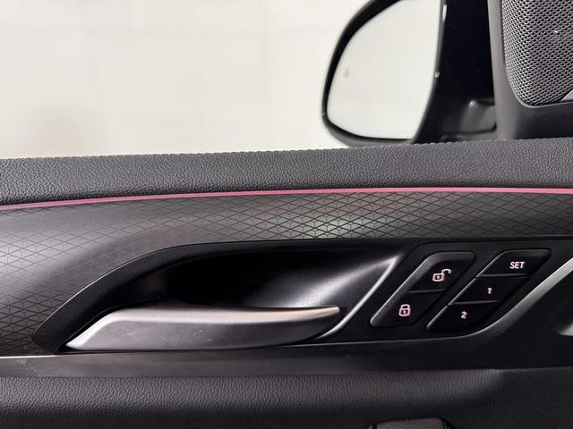 Photo of 2024 Black BMW X4