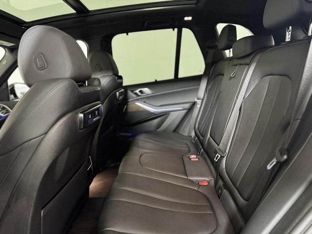 Photo of 2022 Jet Black BMW X5