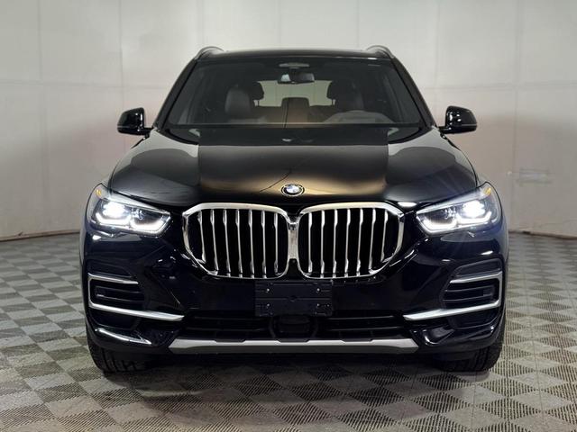 Photo of 2022 Jet Black BMW X5