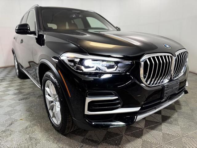 Photo of 2022 Jet Black BMW X5