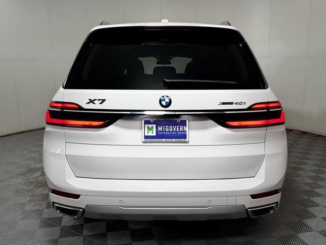 Photo of 2024 Alpine White BMW X7