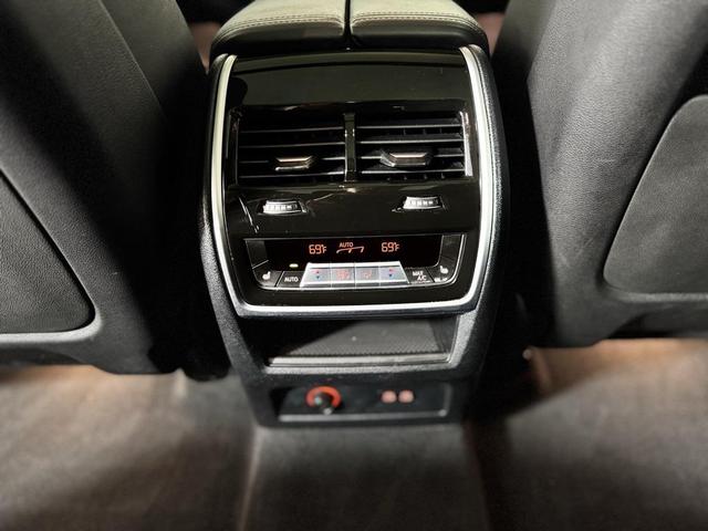 Photo of 2024 Alpine White BMW X7