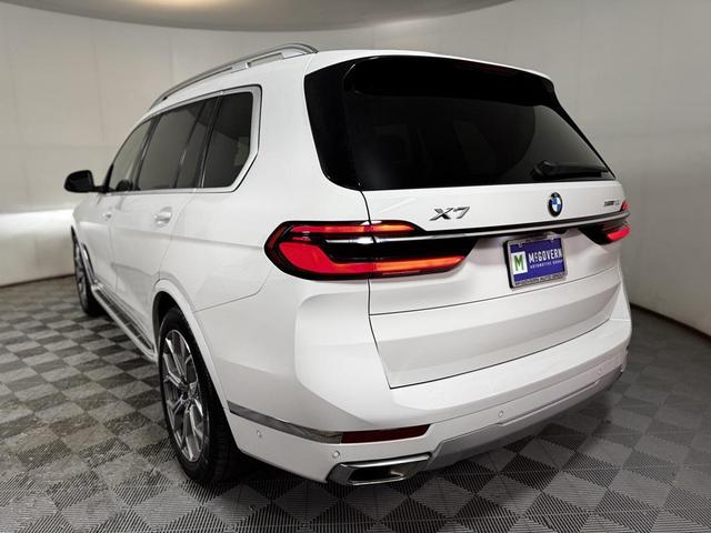 Photo of 2024 Alpine White BMW X7
