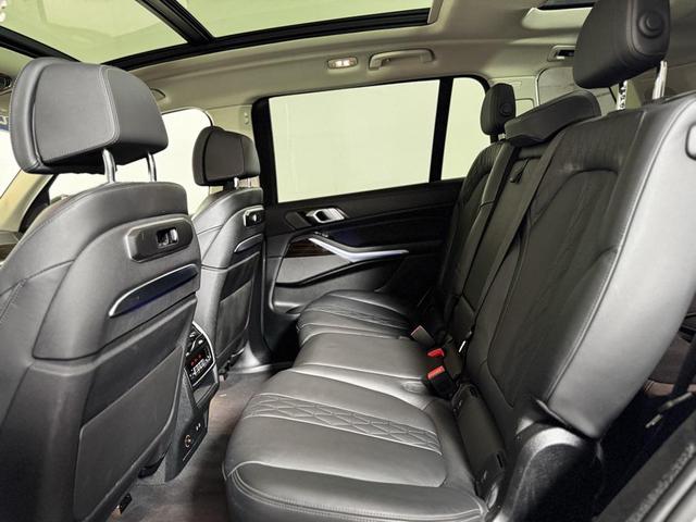 Photo of 2024 Alpine White BMW X7