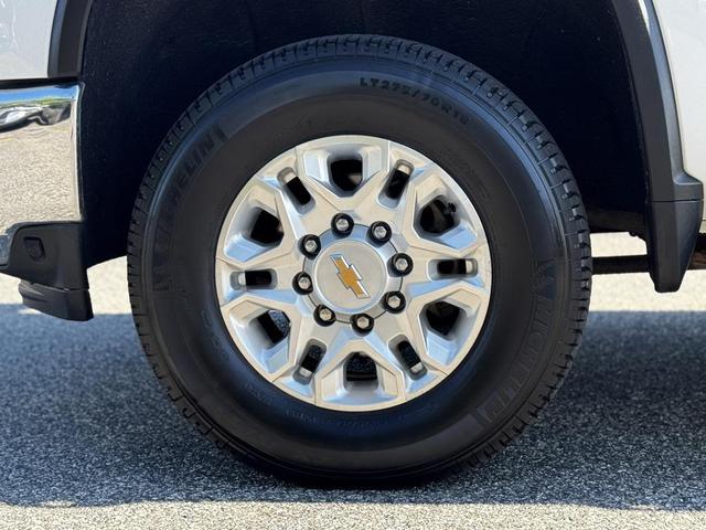 Photo of 2023 Summit White Chevrolet Silverado 2500