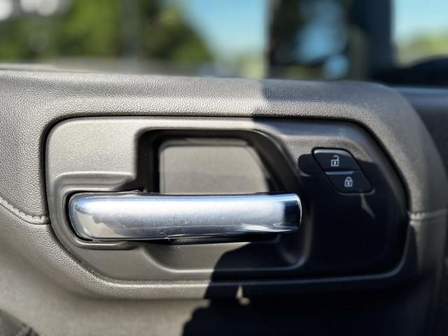 Photo of 2023 Summit White Chevrolet Silverado 2500