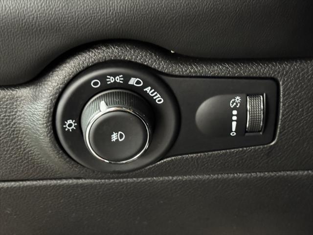 Photo of 2021 Octane Red Pearlcoat Dodge Durango