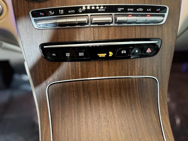 Photo of 2021 Polar White Mercedes-Benz GLC 300