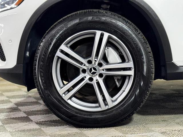Photo of 2021 Polar White Mercedes-Benz GLC 300