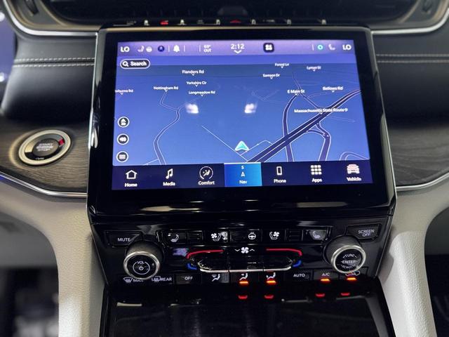 Photo of 2021 Silver Zynith Jeep Grand Cherokee L