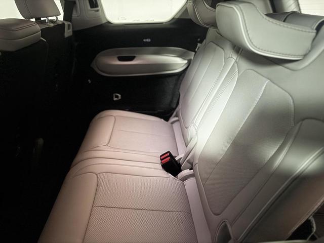 Photo of 2021 Silver Zynith Jeep Grand Cherokee L