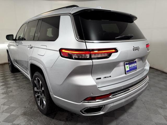 Photo of 2021 Silver Zynith Jeep Grand Cherokee L
