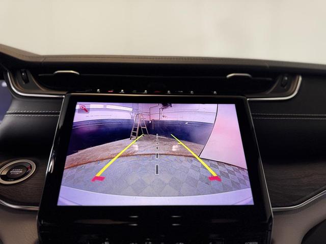 Photo of 2021 Silver Zynith Jeep Grand Cherokee L