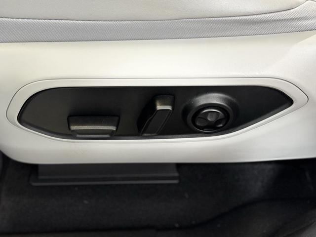 Photo of 2021 Silver Zynith Jeep Grand Cherokee L