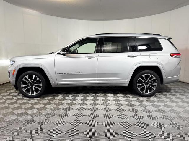 Photo of 2021 Silver Zynith Jeep Grand Cherokee L