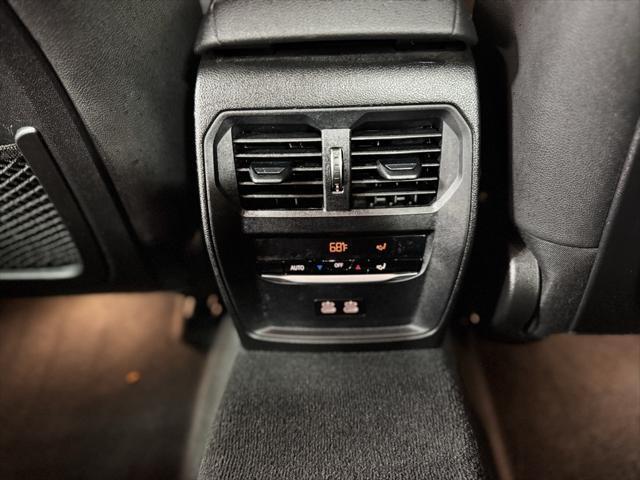 Photo of 2021 Jet Black BMW 330