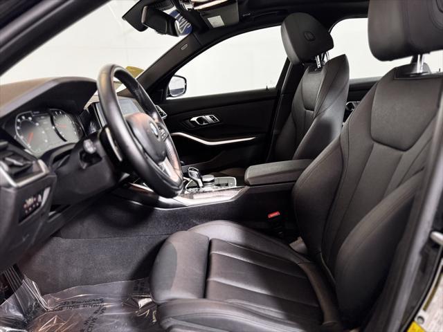 Photo of 2021 Jet Black BMW 330
