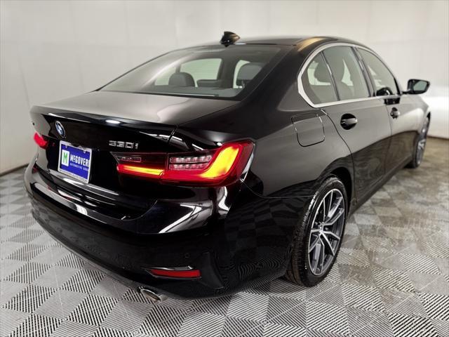 Photo of 2021 Jet Black BMW 330