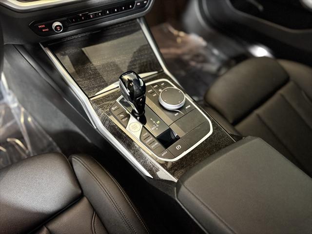 Photo of 2021 Jet Black BMW 330