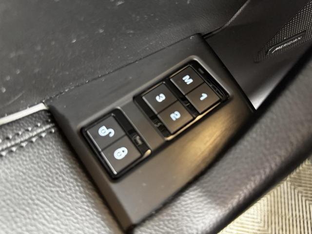 Photo of 2018 Narvik Black Jaguar F-PACE