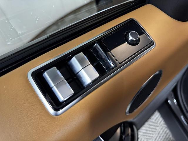 Photo of 2021 Santorini Black Metallic Land Rover Range Rover Sport