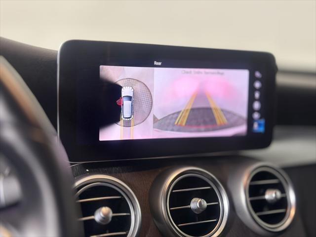 Photo of 2022 Polar White Mercedes-Benz GLC 300