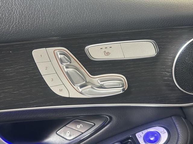 Photo of 2022 Polar White Mercedes-Benz GLC 300