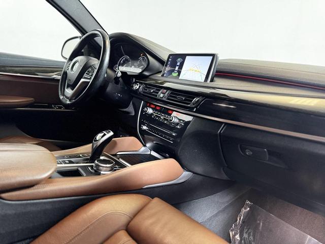 Photo of 2018 Black Sapphire Metallic BMW X6