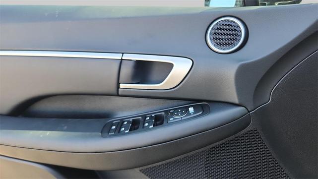 Photo of 2024 Carbon Blue Hyundai SONATA