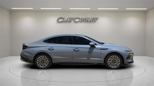 Photo of 2025 Transmission Blue Hyundai SONATA Hybrid