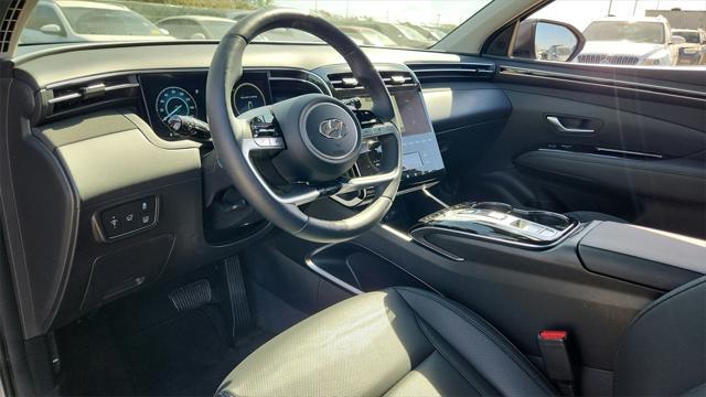 Photo of 2025 Shimmering Silver Hyundai TUCSON Hybrid