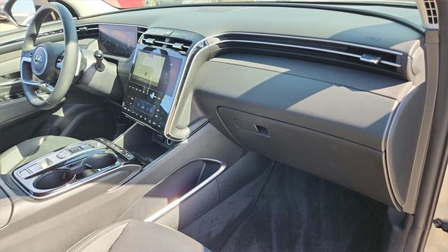 Photo of 2025 Shimmering Silver Hyundai TUCSON Hybrid