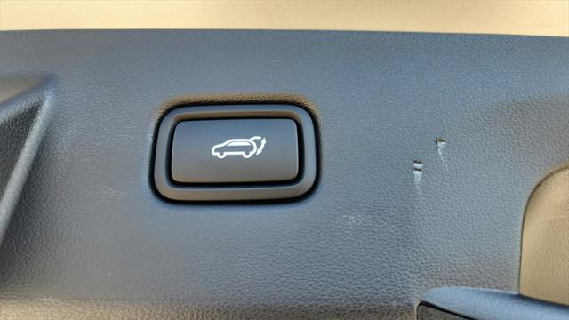 Photo of 2025 Shimmering Silver Hyundai TUCSON Hybrid