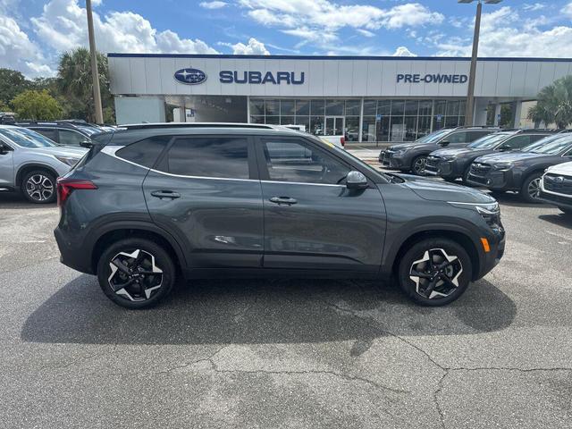 Photo of 2024 Gravity Gray Kia Seltos