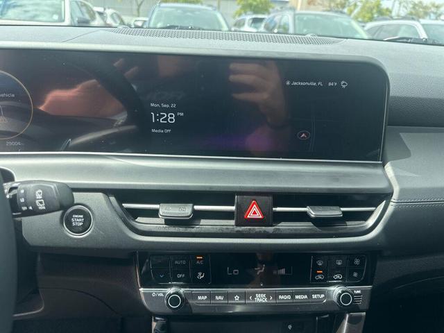 Photo of 2024 Gravity Gray Kia Seltos