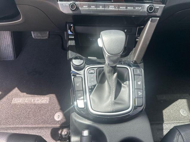 Photo of 2024 Gravity Gray Kia Seltos