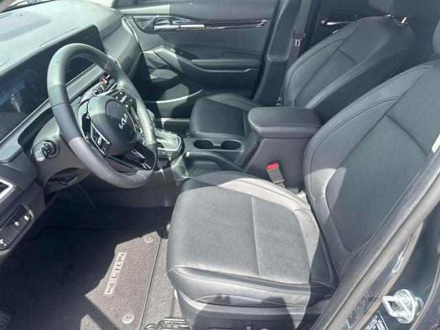 Photo of 2024 Gravity Gray Kia Seltos