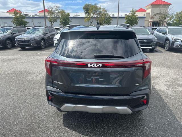 Photo of 2024 Gravity Gray Kia Seltos