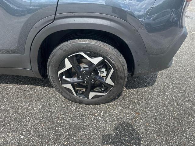 Photo of 2024 Gravity Gray Kia Seltos