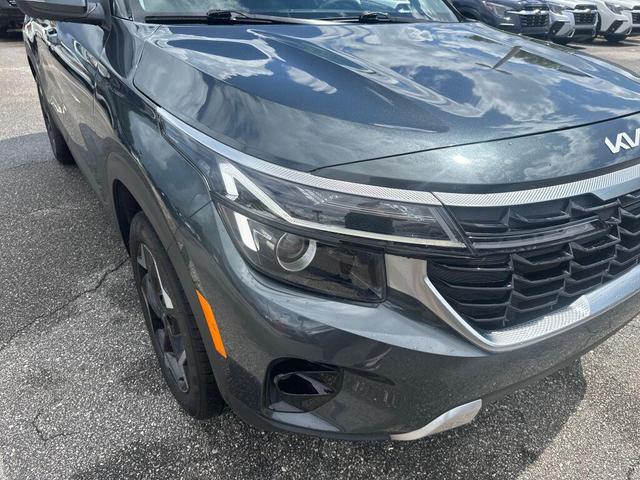 Photo of 2024 Gravity Gray Kia Seltos