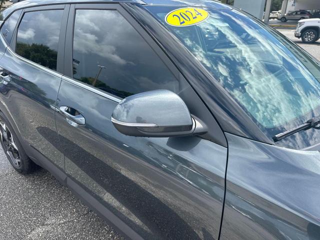 Photo of 2024 Gravity Gray Kia Seltos