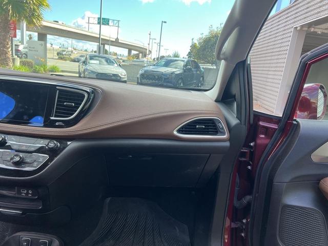 Photo of 2017 Velvet Red Pearlcoat Chrysler Pacifica