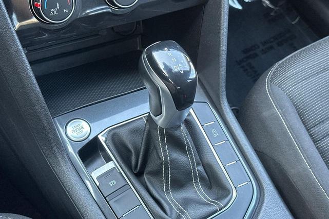 Photo of 2022 Platinum Gray Volkswagen Tiguan